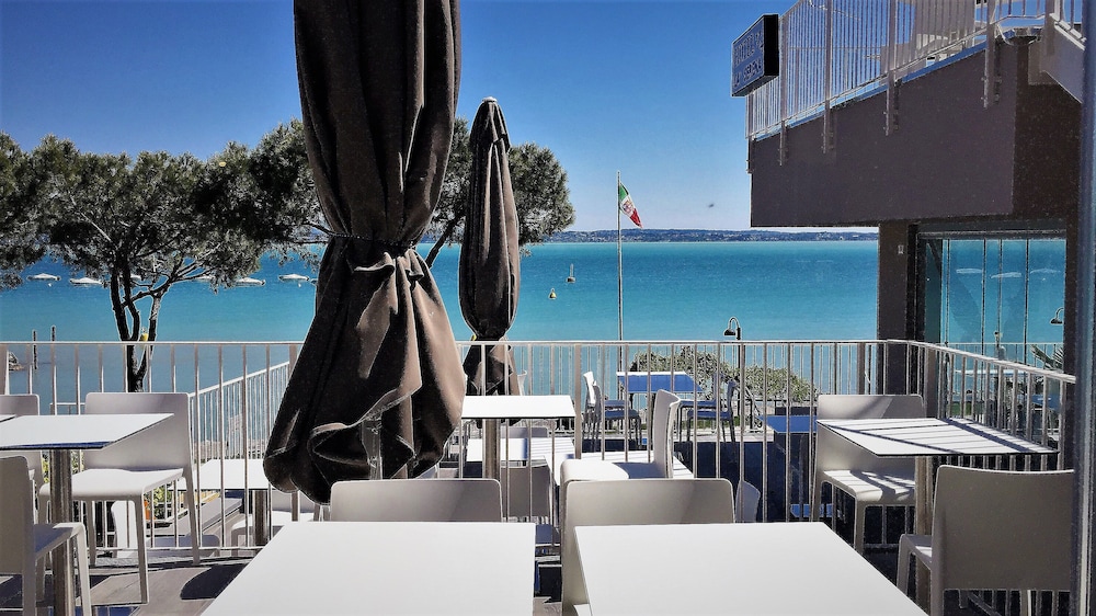 Hotel Ca' Serena — Restaurant & bars in Sirmione, Lombardy