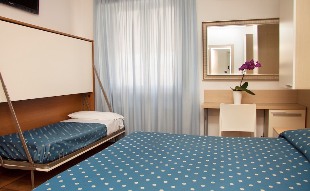 Hotel Ca' Serena — Hotel rooms in Sirmione, Lombardy