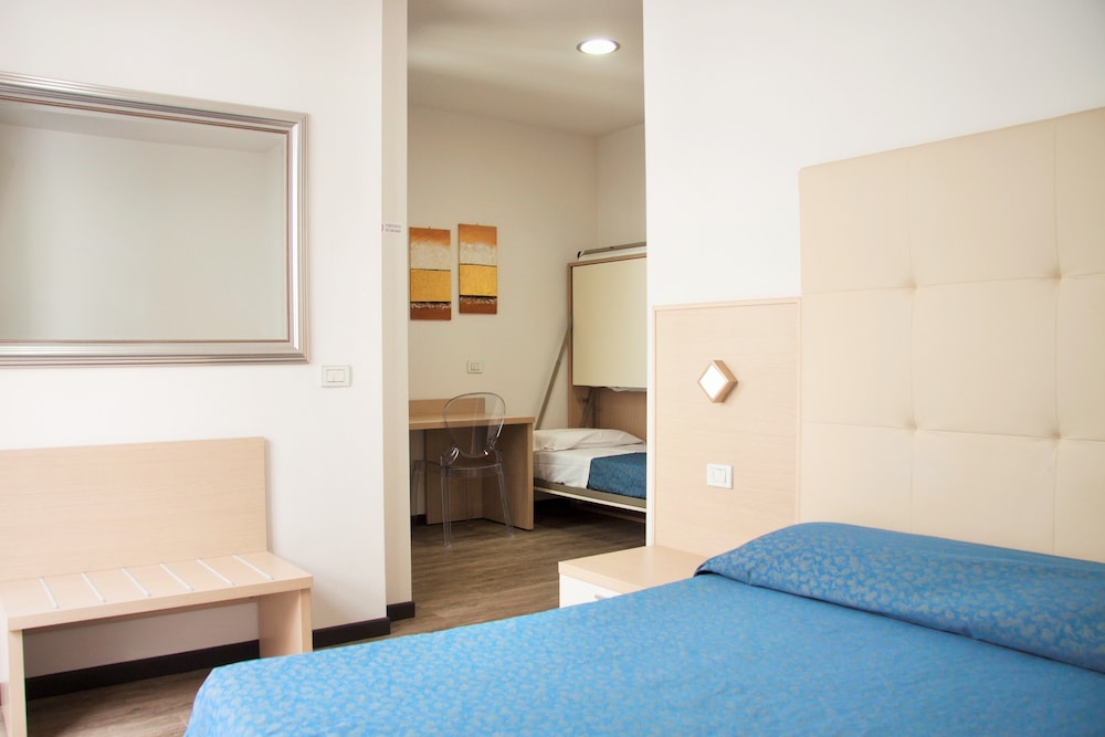 Hotel Ca' Serena — Hotel rooms in Sirmione, Lombardy