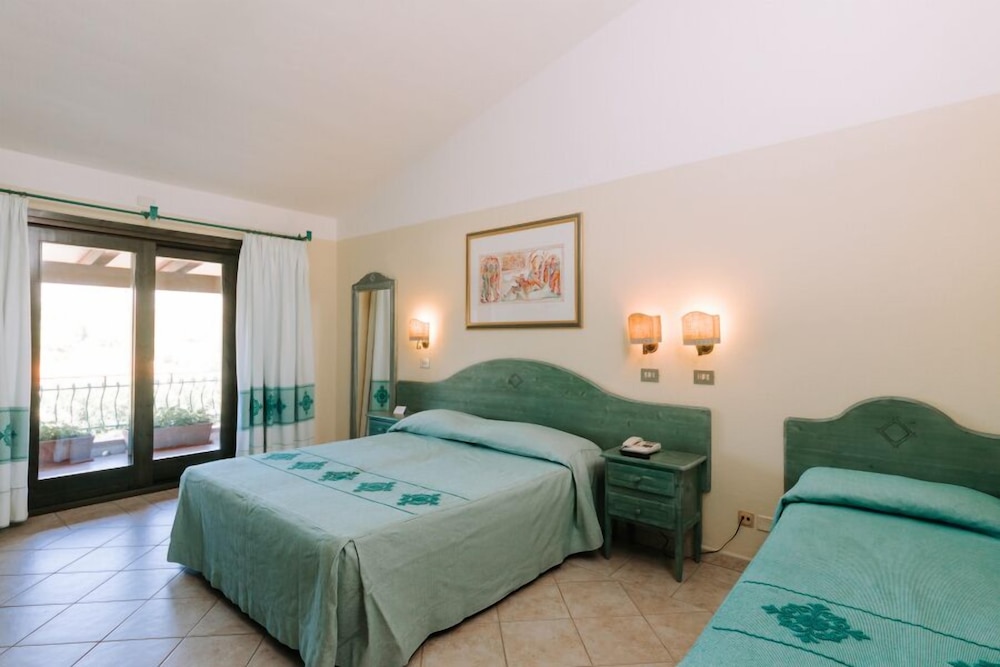 Nicolaus Club Torre Moresca — Hotel rooms in Orosei, Sardinia