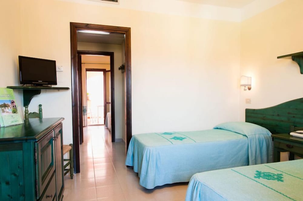 Nicolaus Club Torre Moresca — Hotel rooms in Orosei, Sardinia