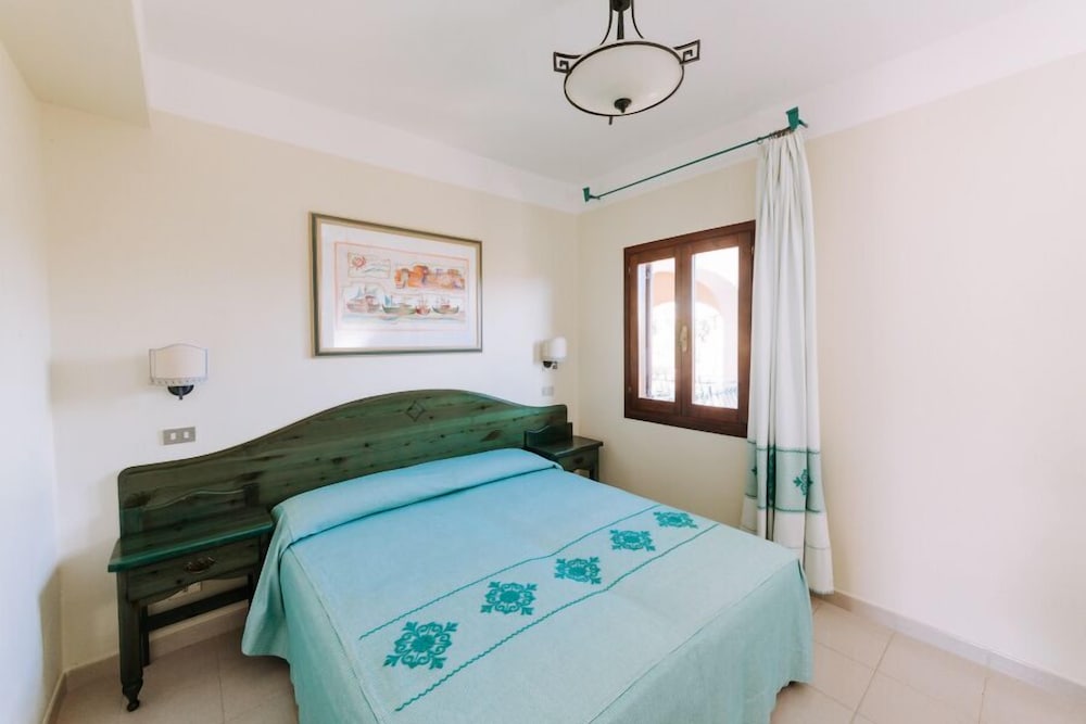 Nicolaus Club Torre Moresca — Hotel rooms in Orosei, Sardinia