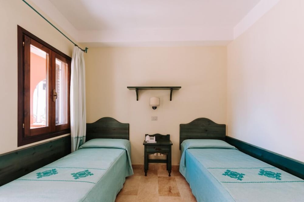 Nicolaus Club Torre Moresca — Hotel rooms in Orosei, Sardinia