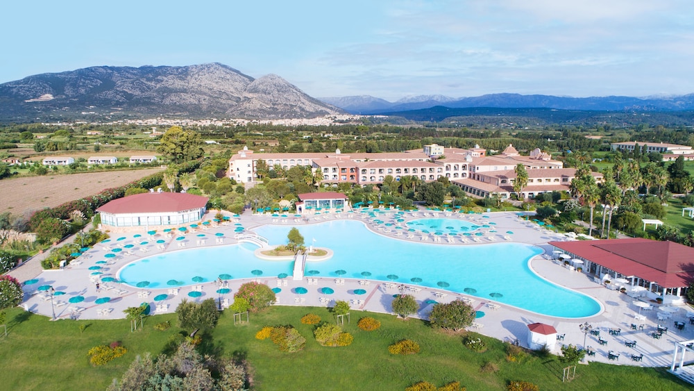 Club Hotel Marina Beach — Swimming pool in Orosei, Sardinia