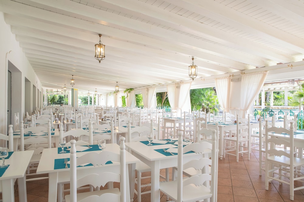 Club Hotel Marina Beach — Restaurant & bars in Orosei, Sardinia