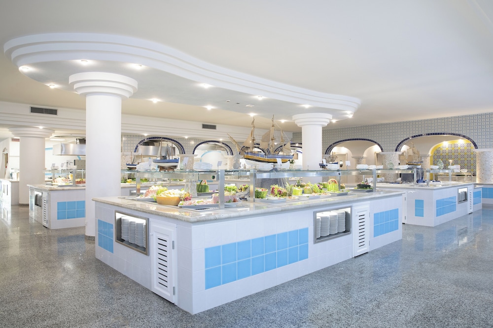 Club Hotel Marina Beach — Restaurant & bars in Orosei, Sardinia