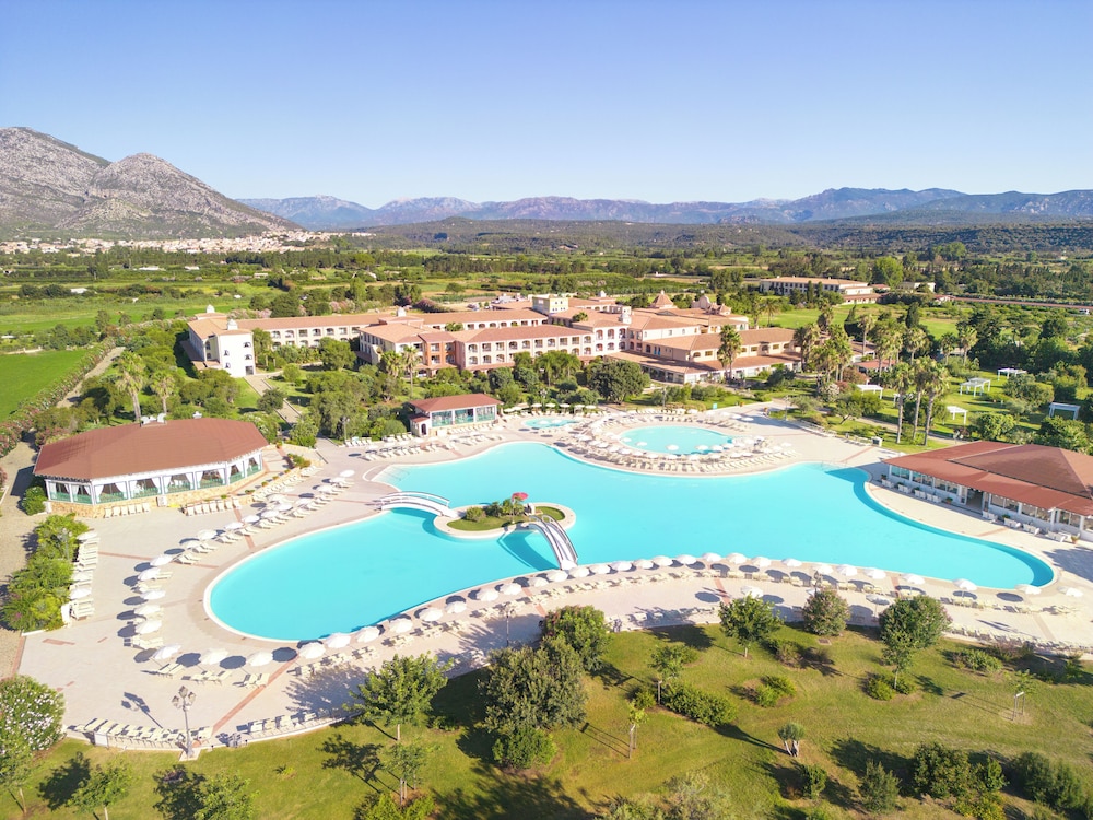 Club Hotel Marina Beach — Swimming pool in Orosei, Sardinia