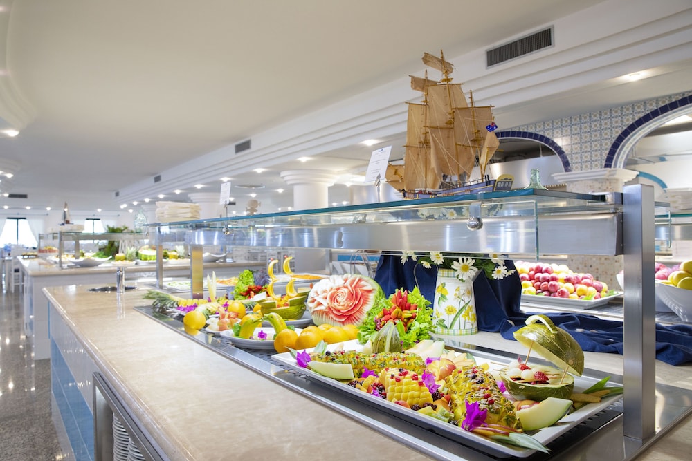 Club Hotel Marina Beach — Restaurant & bars in Orosei, Sardinia