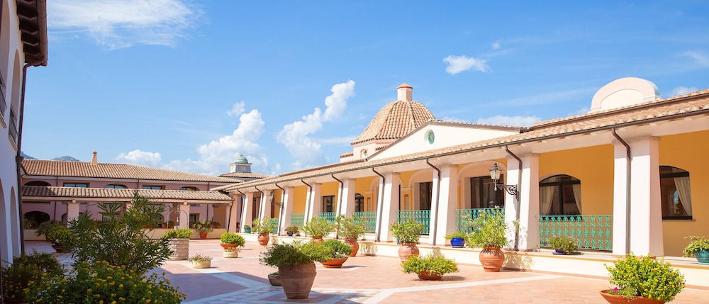 Club Hotel Marina Beach — Hotel building in Orosei, Sardinia