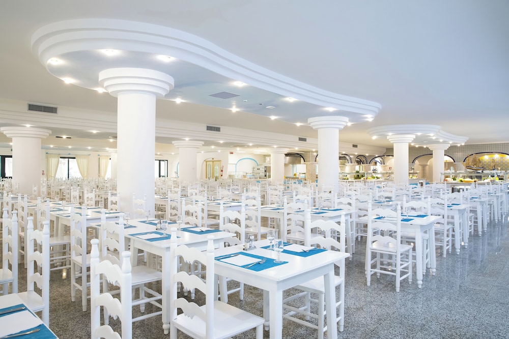 Club Hotel Marina Beach — Restaurant & bars in Orosei, Sardinia