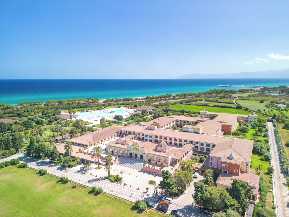 Club Hotel Marina Beach — Hotel building in Orosei, Sardinia