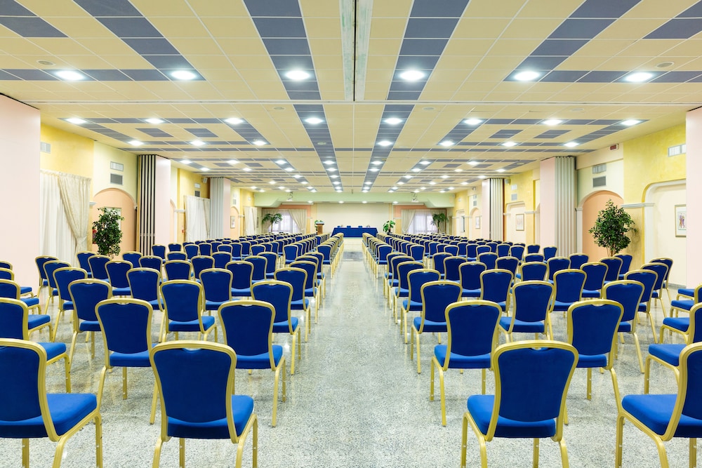 Club Hotel Marina Beach — Hotel building in Orosei, Sardinia