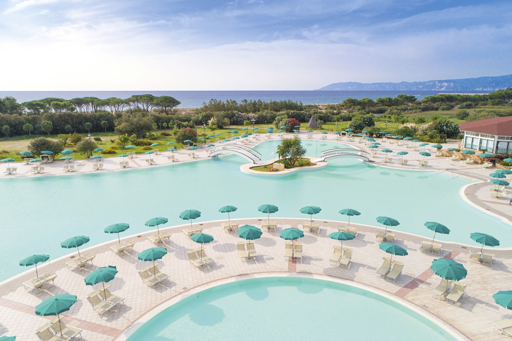 Club Hotel Marina Beach — Swimming pool in Orosei, Sardinia