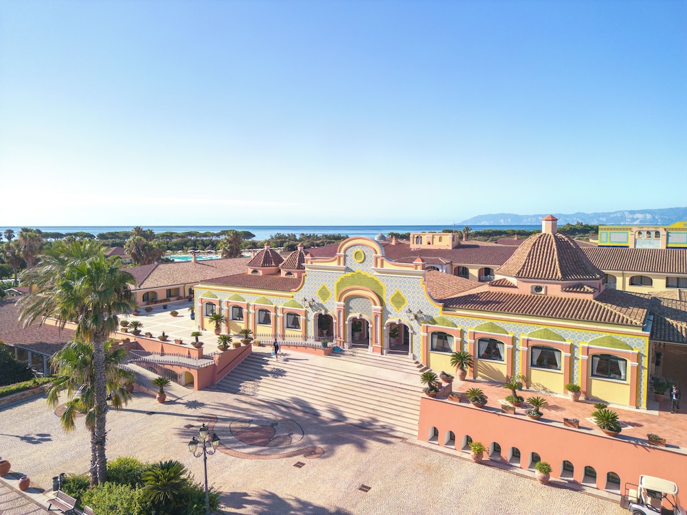 Club Hotel Marina Beach — Hotel building in Orosei, Sardinia