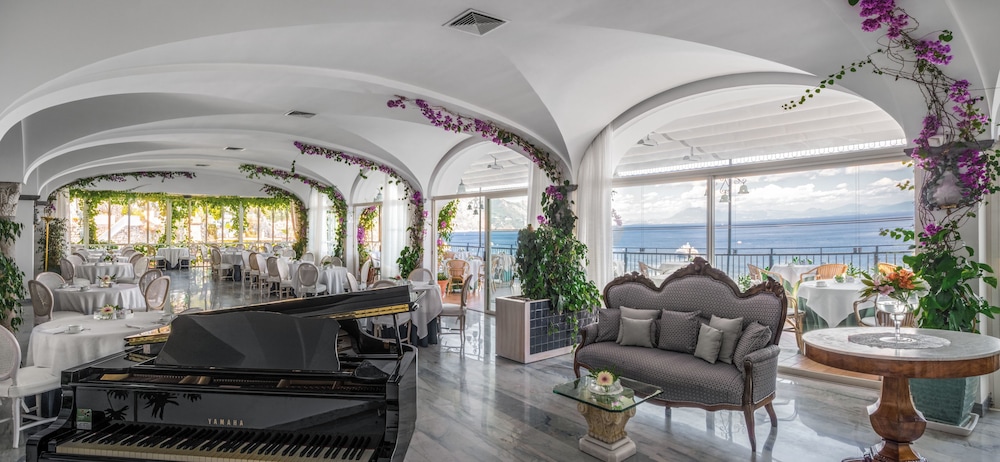 Santa Caterina — Restaurant & bars in Amalfi, Campania