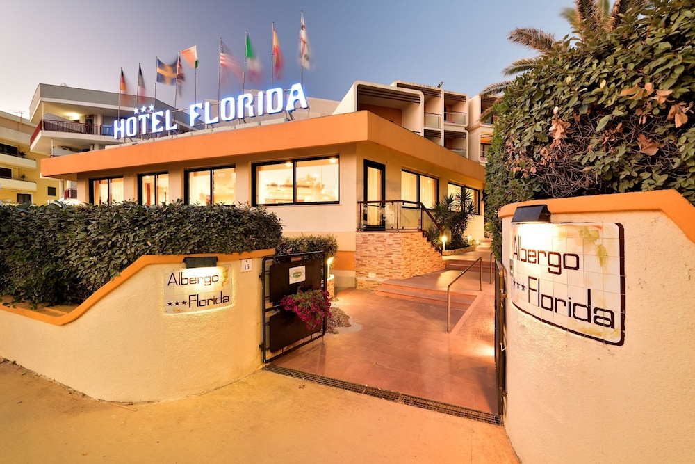 Hotel Florida — Hotel building in Alghero, Sardinia