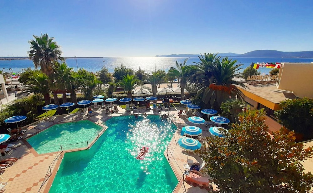 Hotel Florida — Swimming pool in Alghero, Sardinia