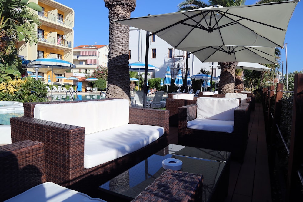 Hotel Florida — Swimming pool in Alghero, Sardinia