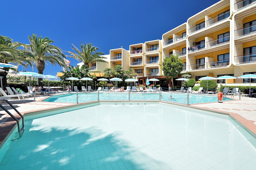 Hotel Florida — Swimming pool in Alghero, Sardinia