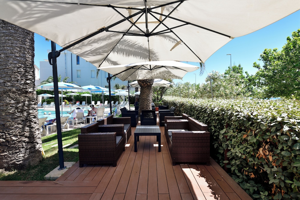 Hotel Florida — Restaurant & bars in Alghero, Sardinia