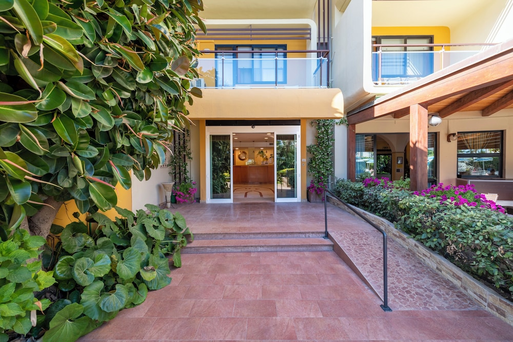Hotel Florida — Hotel building in Alghero, Sardinia