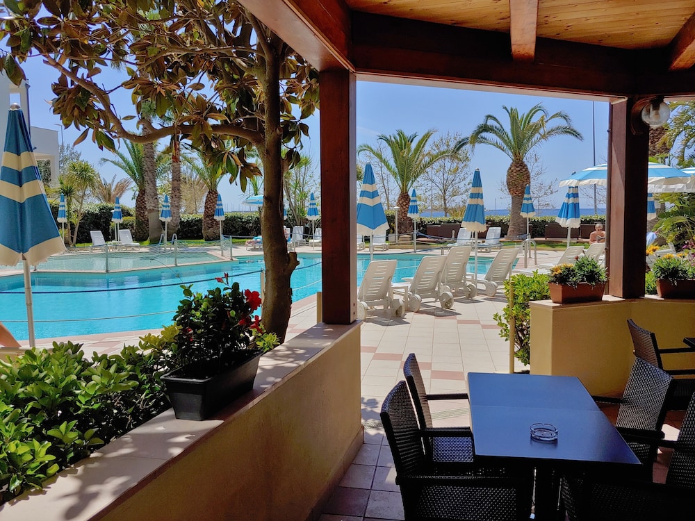Hotel Florida — Swimming pool in Alghero, Sardinia