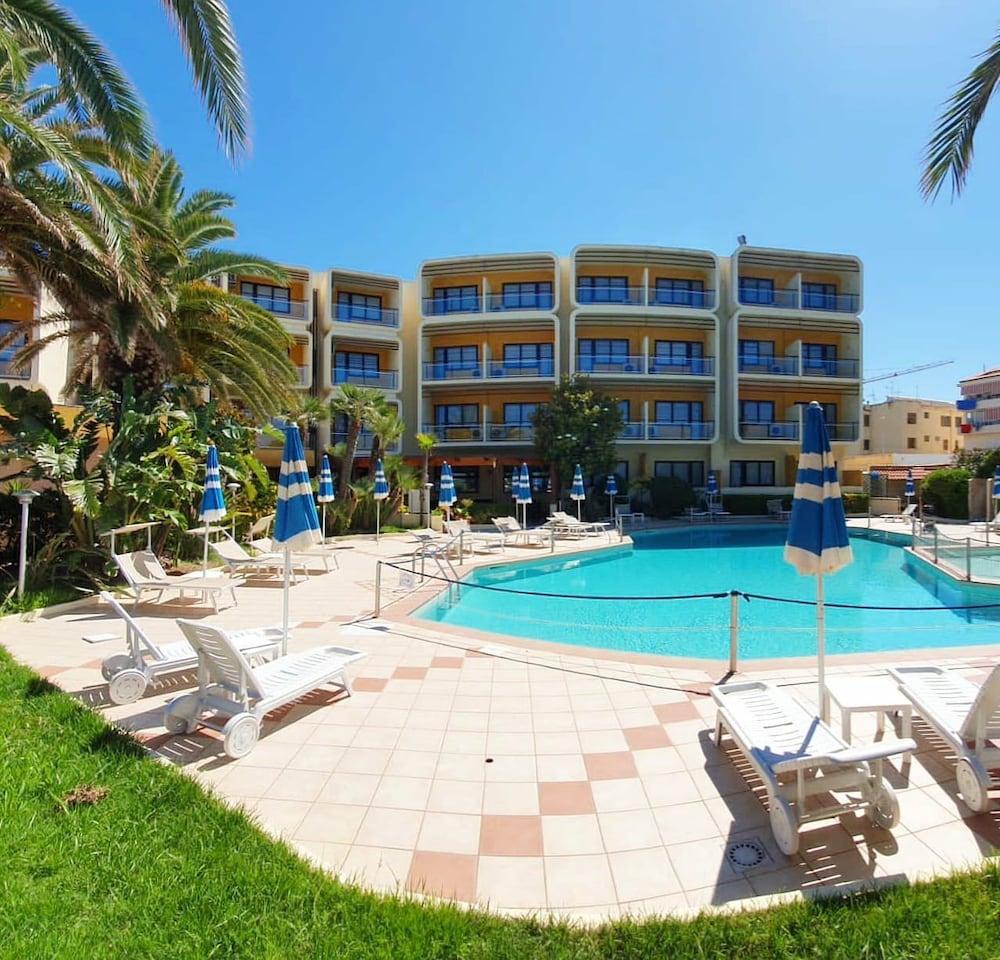 Hotel Florida — Swimming pool in Alghero, Sardinia