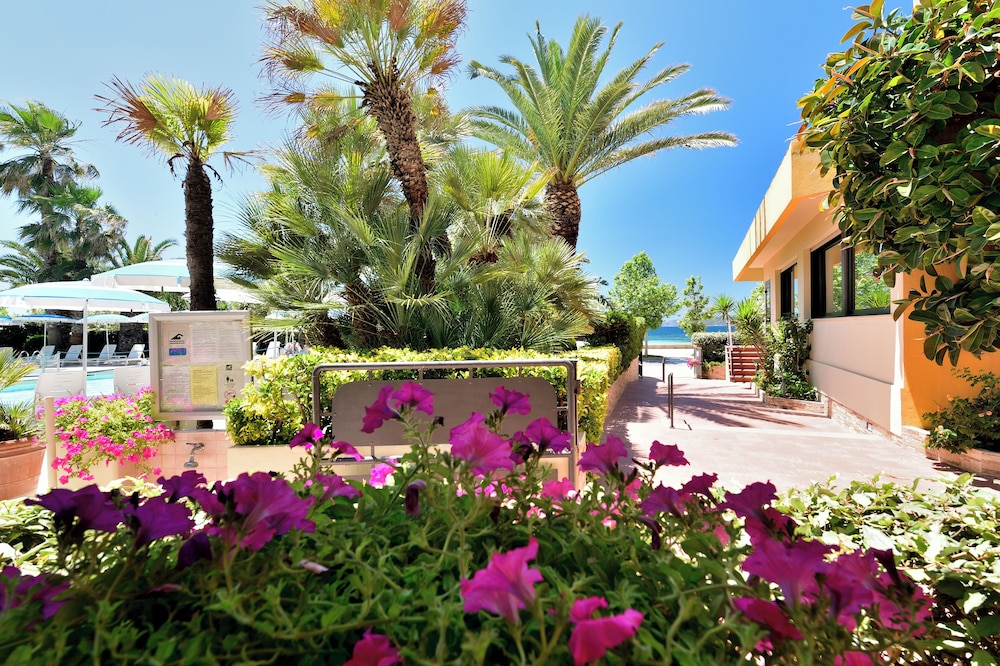 Hotel Florida — Beach in Alghero, Sardinia