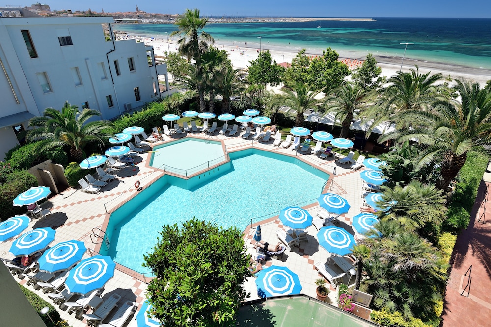 Hotel Florida — Swimming pool in Alghero, Sardinia