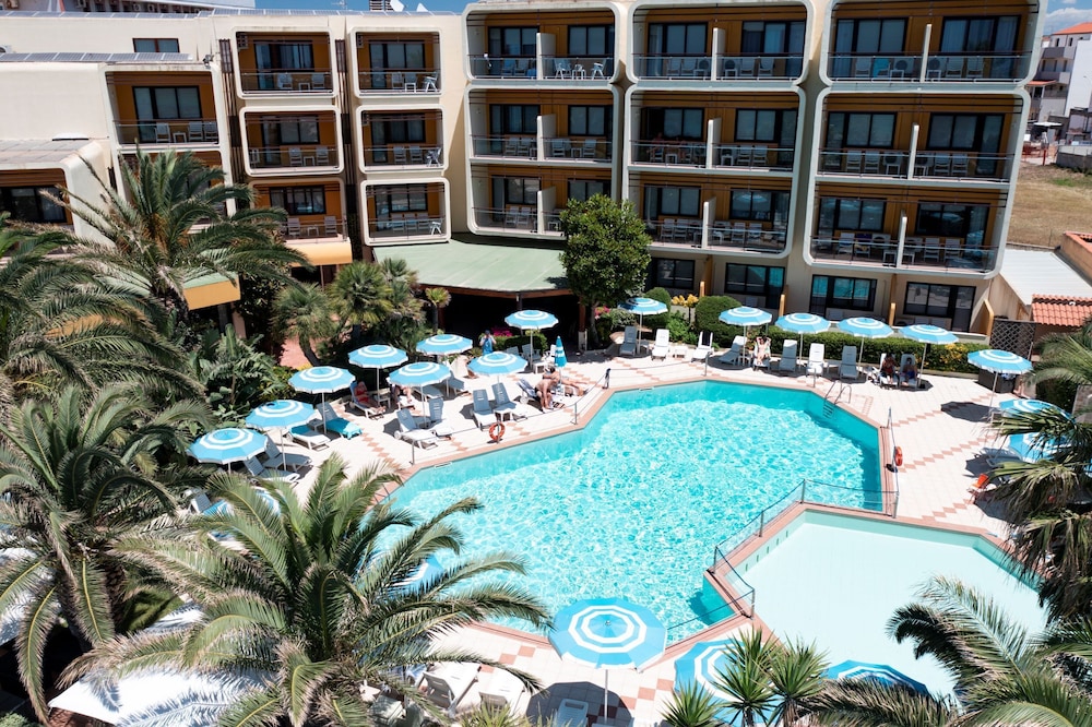 Hotel Florida — Swimming pool in Alghero, Sardinia