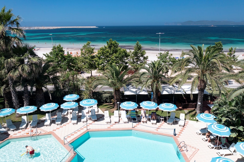 Hotel Florida — Swimming pool in Alghero, Sardinia