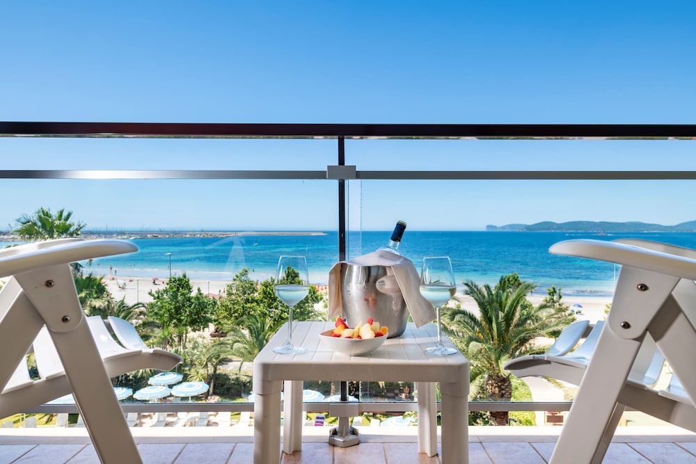 Hotel Florida — Beach in Alghero, Sardinia