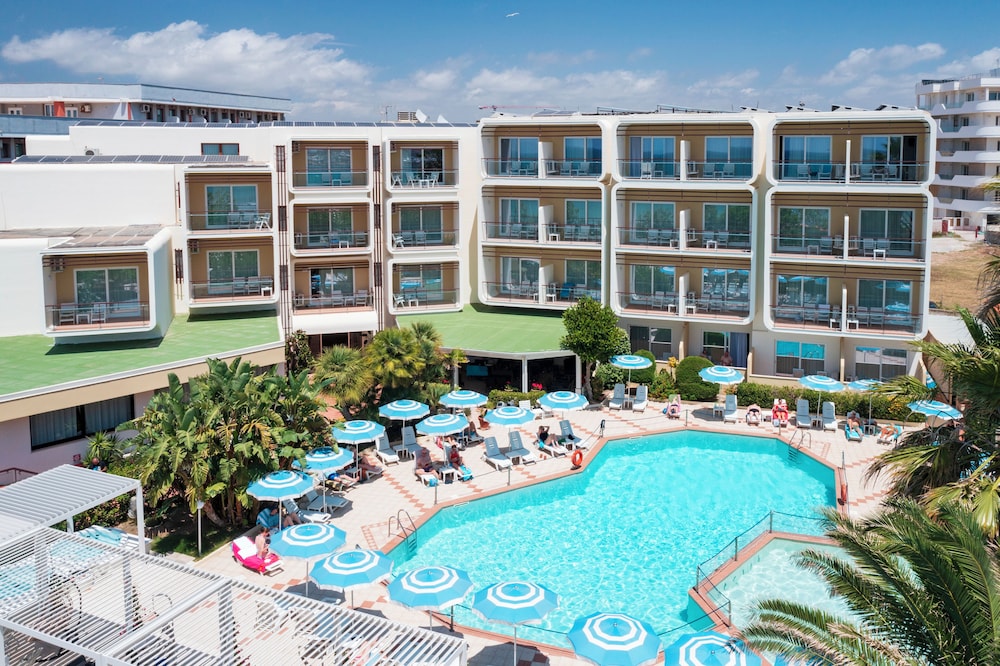 Hotel Florida — Swimming pool in Alghero, Sardinia