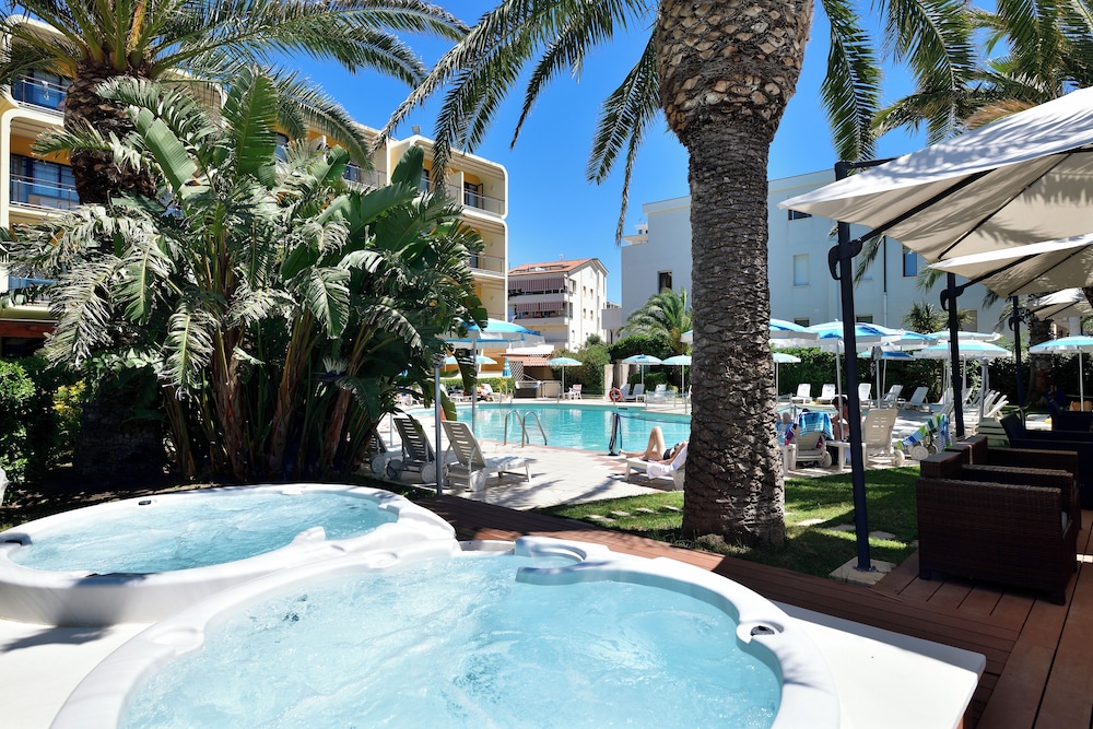 Hotel Florida — Swimming pool in Alghero, Sardinia