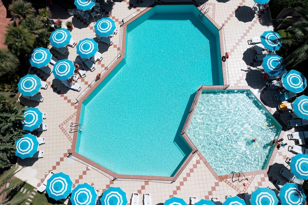 Hotel Florida — Swimming pool in Alghero, Sardinia