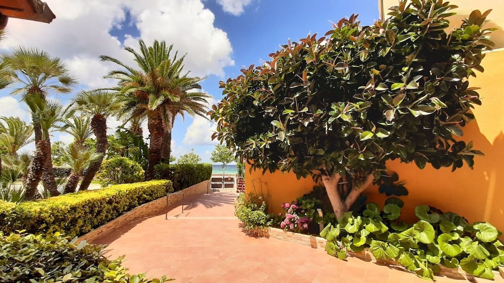 Hotel Florida — Beach in Alghero, Sardinia