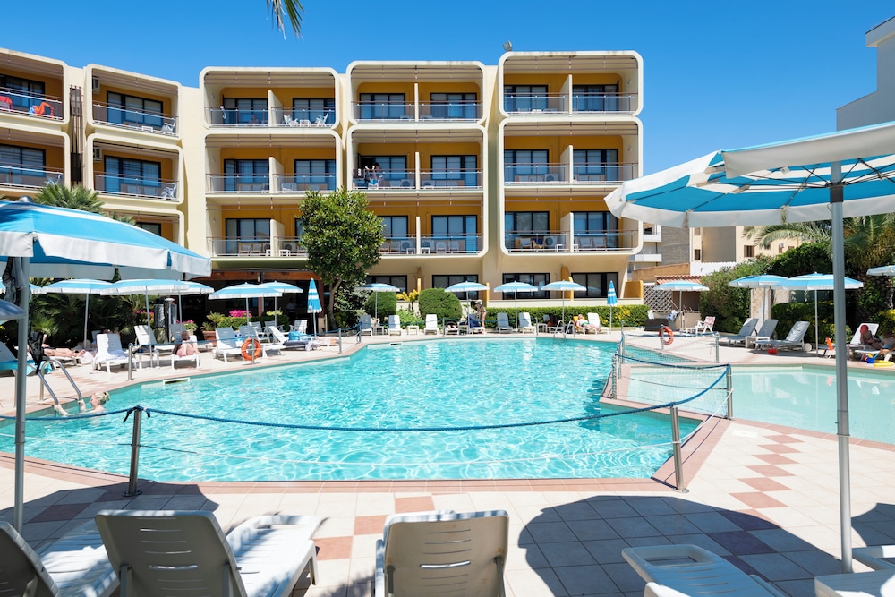 Hotel Florida — Swimming pool in Alghero, Sardinia