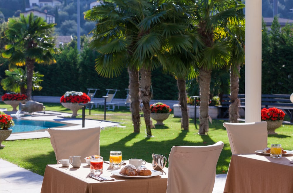 Hotel Savoy Palace - Tonelli Hotels — Restaurant & bars in Riva del Garda, Trentino-Alto Adige