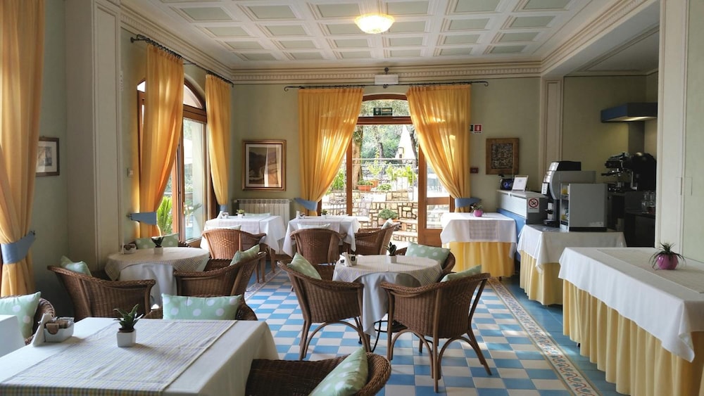 Hotel Locanda Ruscello Garnì — Restaurant & bars in Limone sul Garda, Lombardy
