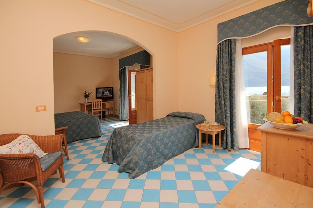 Hotel Locanda Ruscello Garnì — Hotel rooms in Limone sul Garda, Lombardy