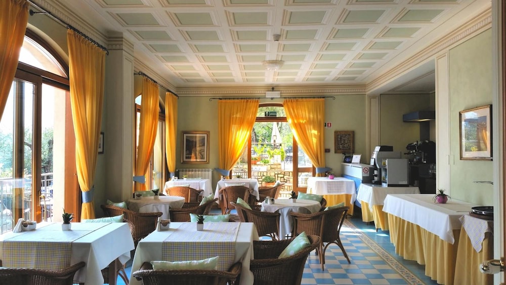 Hotel Locanda Ruscello Garnì — Restaurant & bars in Limone sul Garda, Lombardy