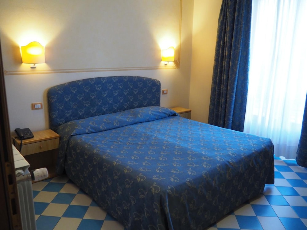 Hotel Locanda Ruscello Garnì — Hotel rooms in Limone sul Garda, Lombardy