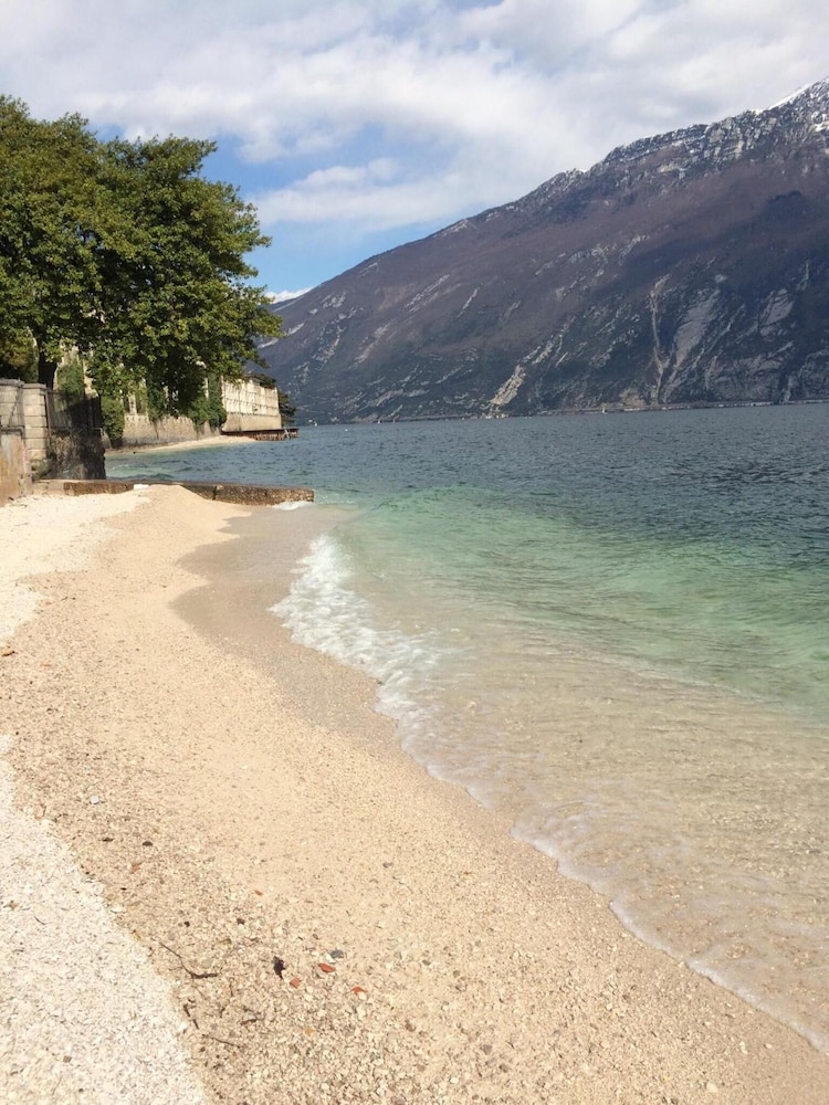 Hotel Locanda Ruscello Garnì — Beach in Limone sul Garda, Lombardy