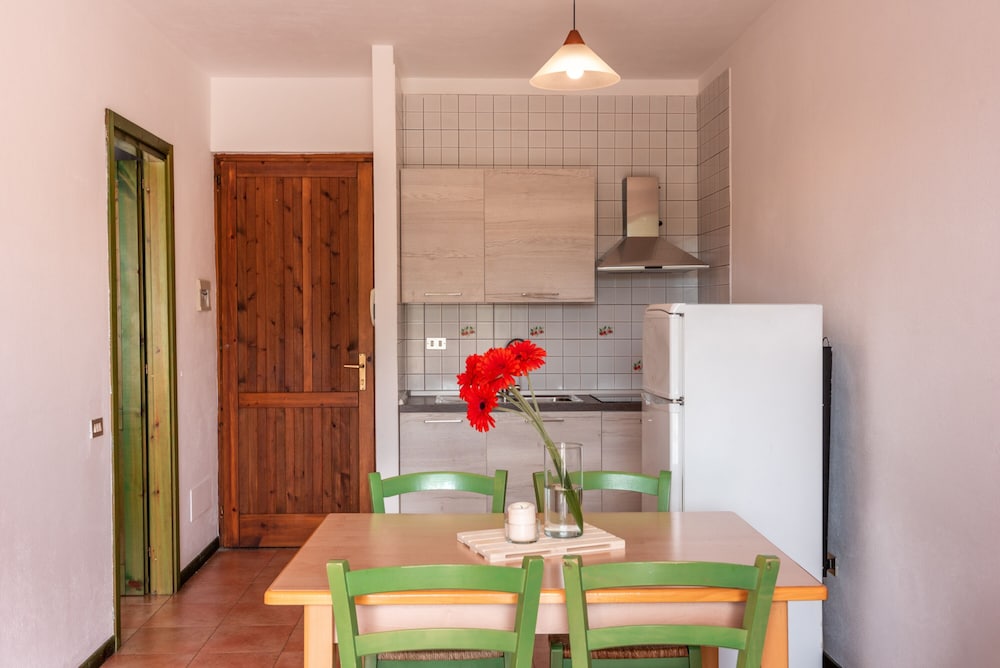 Residence Le Pavoncelle — Hotel rooms in Capo Testa, Sardinia