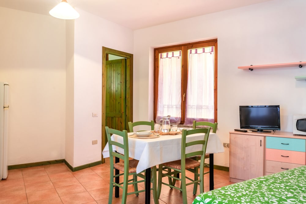 Residence Le Pavoncelle — Hotel rooms in Capo Testa, Sardinia