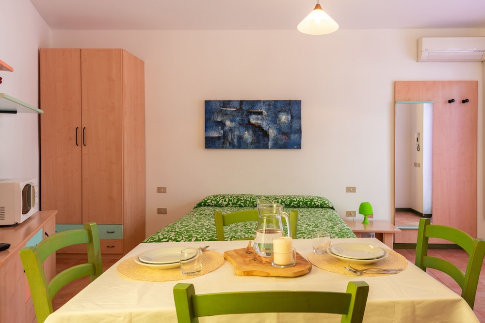 Residence Le Pavoncelle — Hotel rooms in Capo Testa, Sardinia