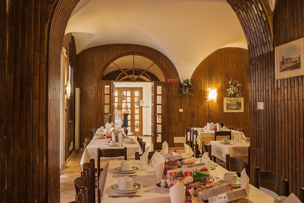 Tirreno Hotel — Restaurant & bars in Rome, Lazio
