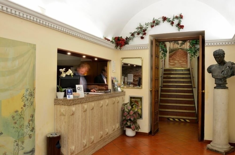 Tirreno Hotel — Hotel building in Rome, Lazio