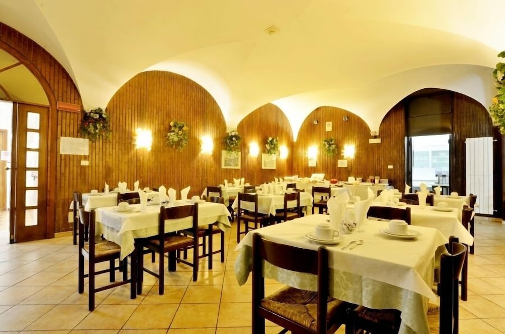 Tirreno Hotel — Restaurant & bars in Rome, Lazio