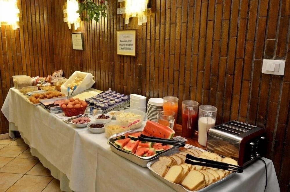 Tirreno Hotel — Restaurant & bars in Rome, Lazio